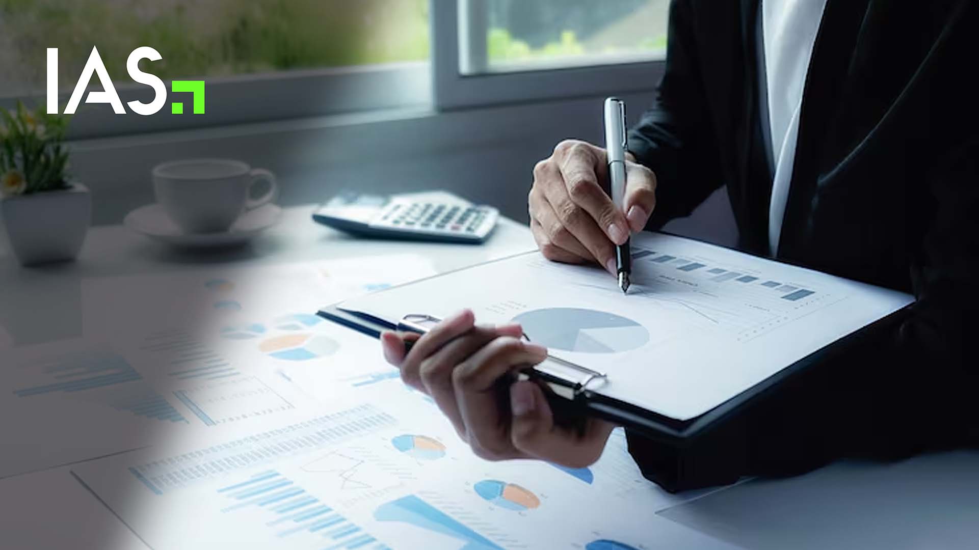 IAS Industry Pulse Report: AI Caution & Video Focus in 2026 Media Trends